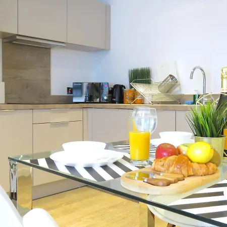 Apartman Tudors Esuites Corporate *