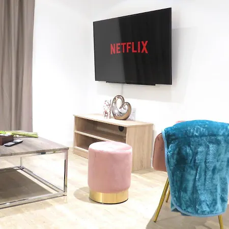 Tudors Esuites Corporate *