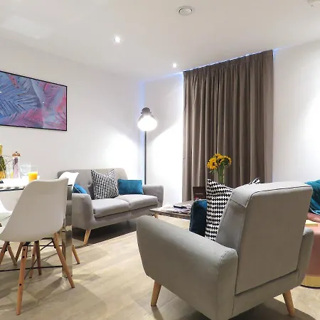 Tudors Esuites Corporate Apartman *